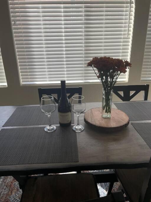 New Beautifully Remodeled Home In Las Vegas Exterior photo